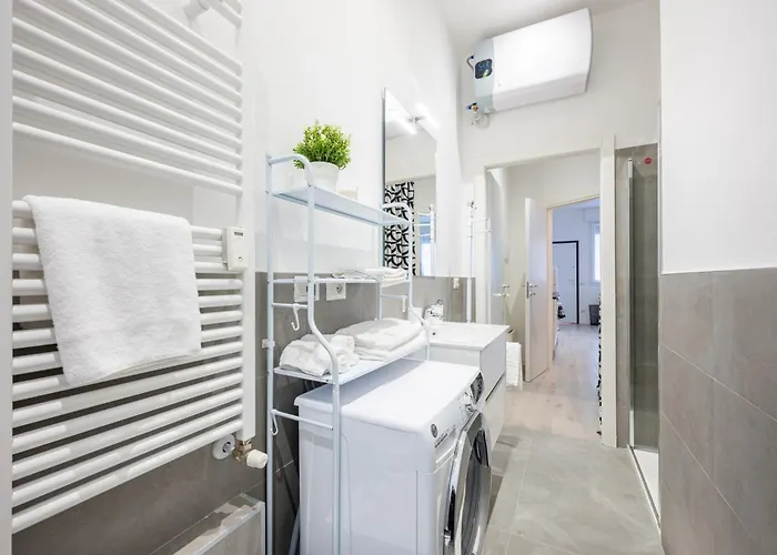 In One شقة بارما